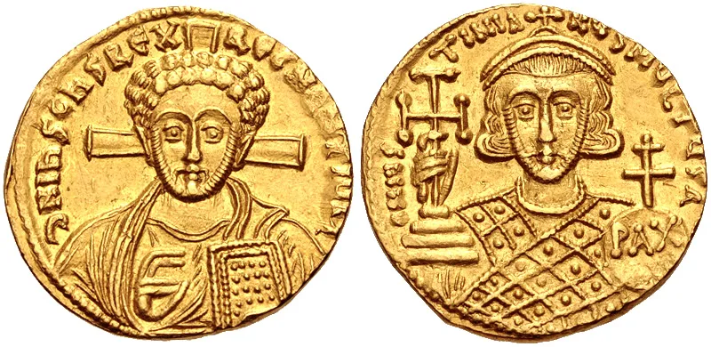 Золотой солид Юстиниана II: на аверсе (слева) изображен Христос, на реверсе (справа) — император
