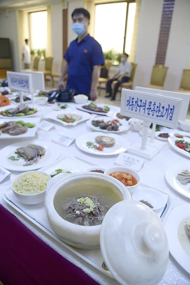 Северокорейский ресторан собачьего мяса в Мунхынском районе